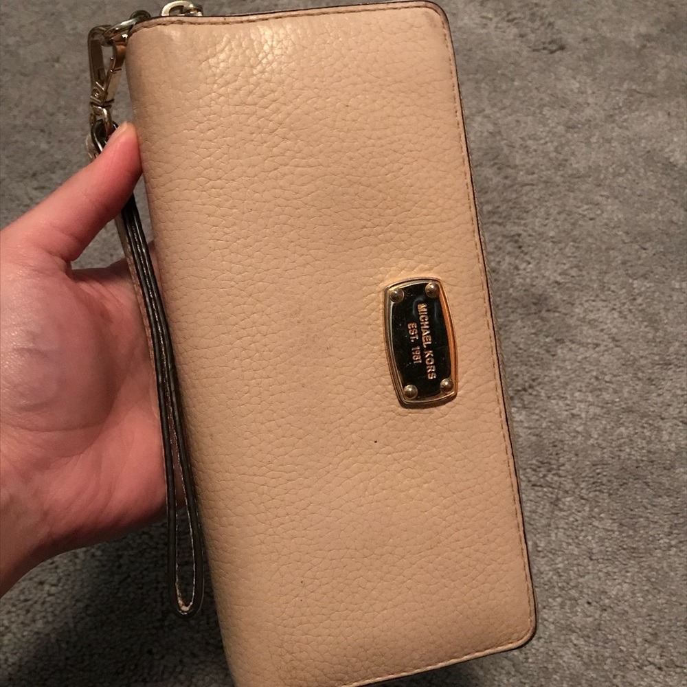 Michael Kors Blush Wallet